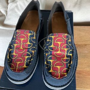 Ariat shoes - Embroidered Slip on. Loafer - size  9